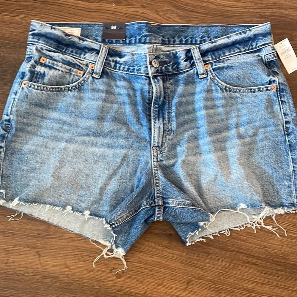 GAP 4” Low Rise Stride Denim Shorts sz 32/14
